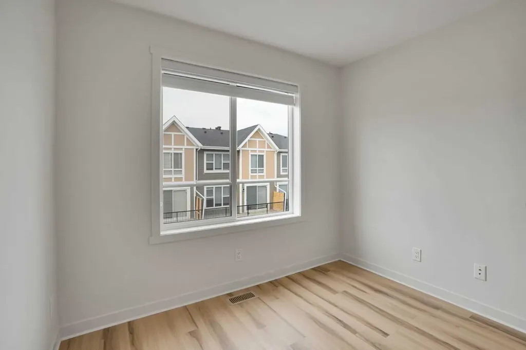 986 Sherwood Boulevard NW Calgary AB T3R 0V3