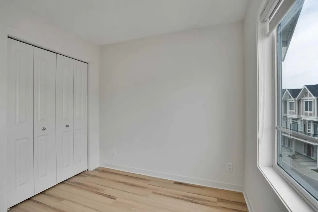 986 Sherwood Boulevard NW Calgary AB T3R 0V3