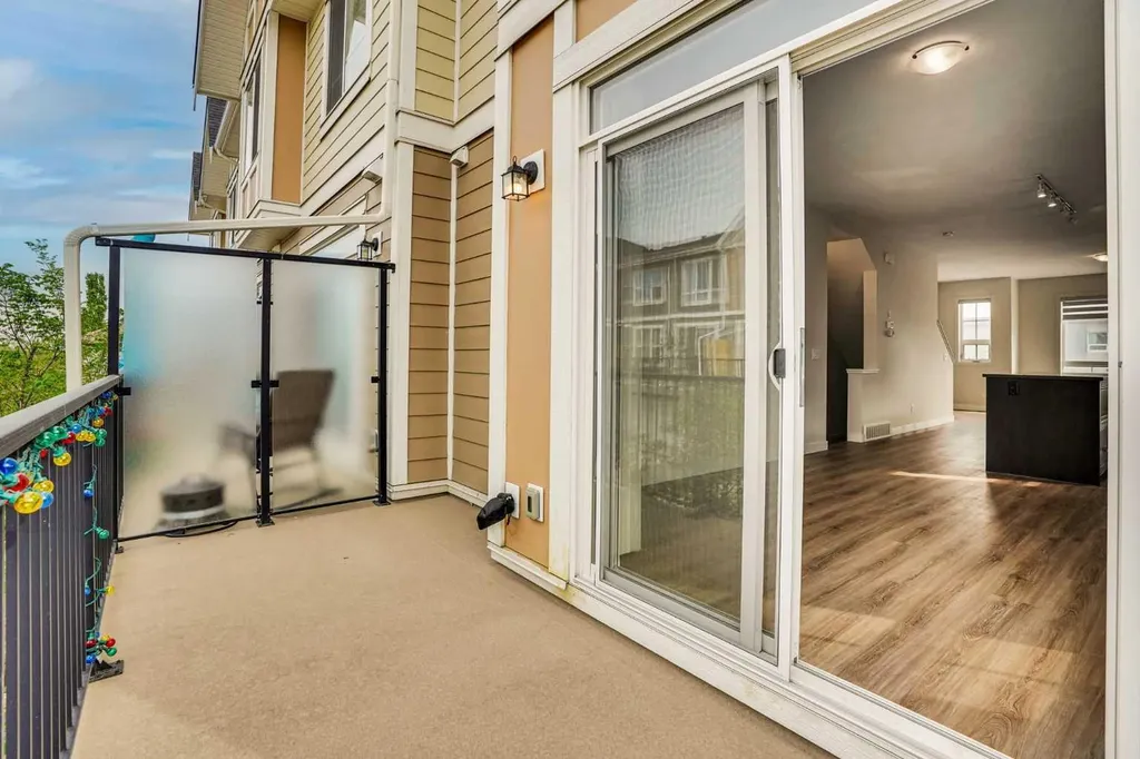 986 Sherwood Boulevard NW Calgary AB T3R 0V3