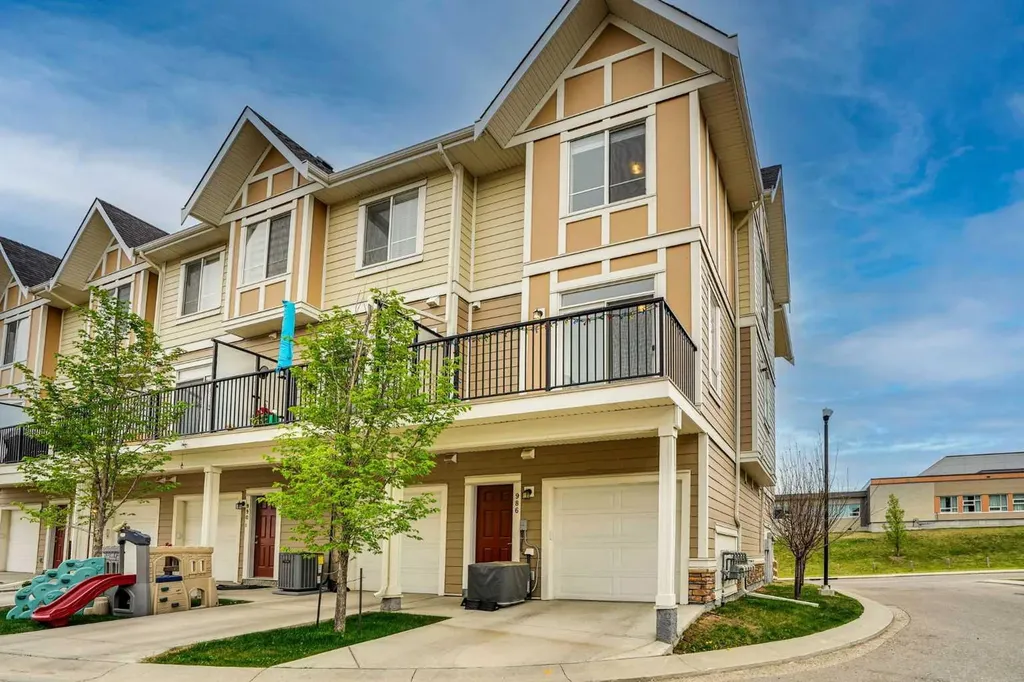 986 Sherwood Boulevard NW Calgary AB T3R 0V3