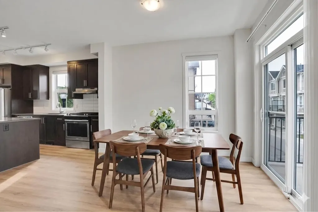 986 Sherwood Boulevard NW Calgary AB T3R 0V3