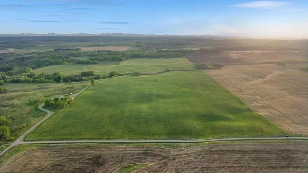 RR40 South Of Twp Road 293 Rural Mountain View County AB T0M 0S0