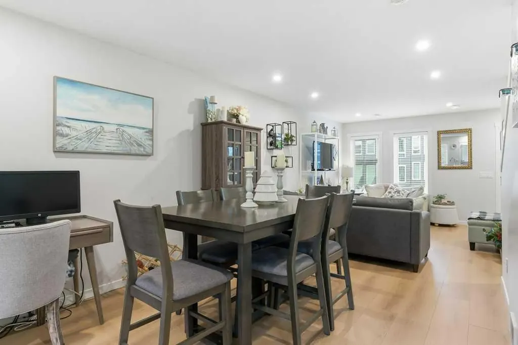 338 Seton Circle SE Calgary AB T3M 3H1
