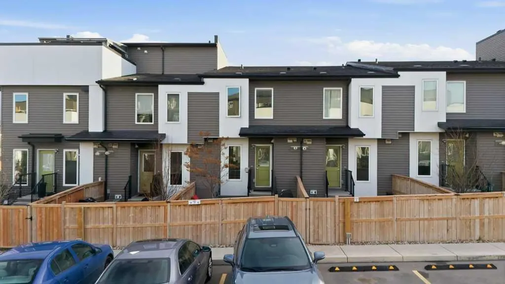 338 Seton Circle SE Calgary AB T3M 3H1