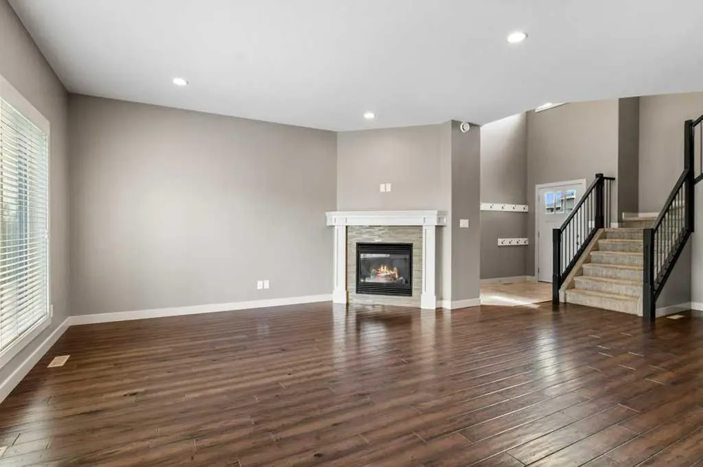 26 Regal Court Sylvan Lake AB T4S 0G2