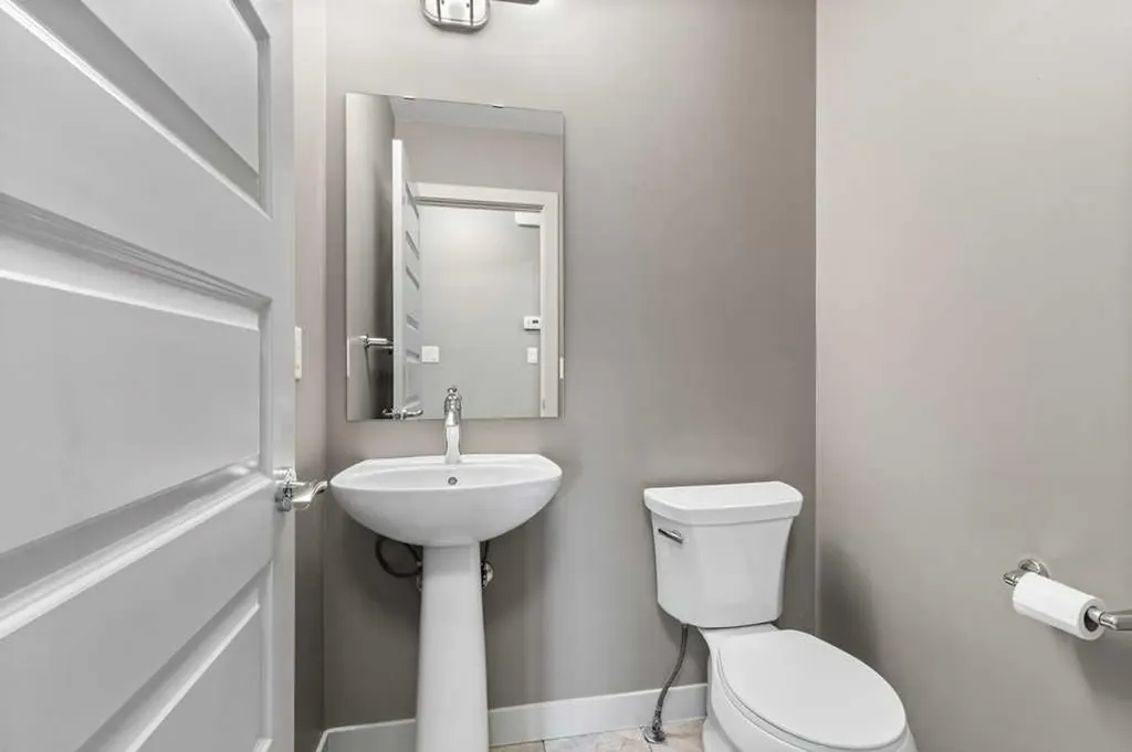 26 Regal Court Sylvan Lake AB T4S 0G2