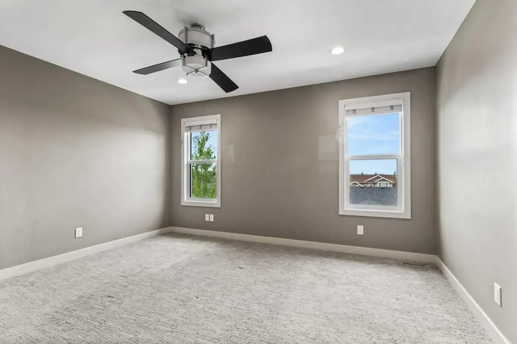 26 Regal Court Sylvan Lake AB T4S 0G2