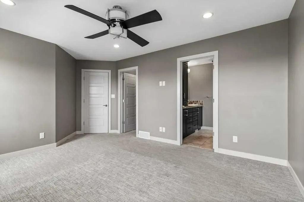 26 Regal Court Sylvan Lake AB T4S 0G2
