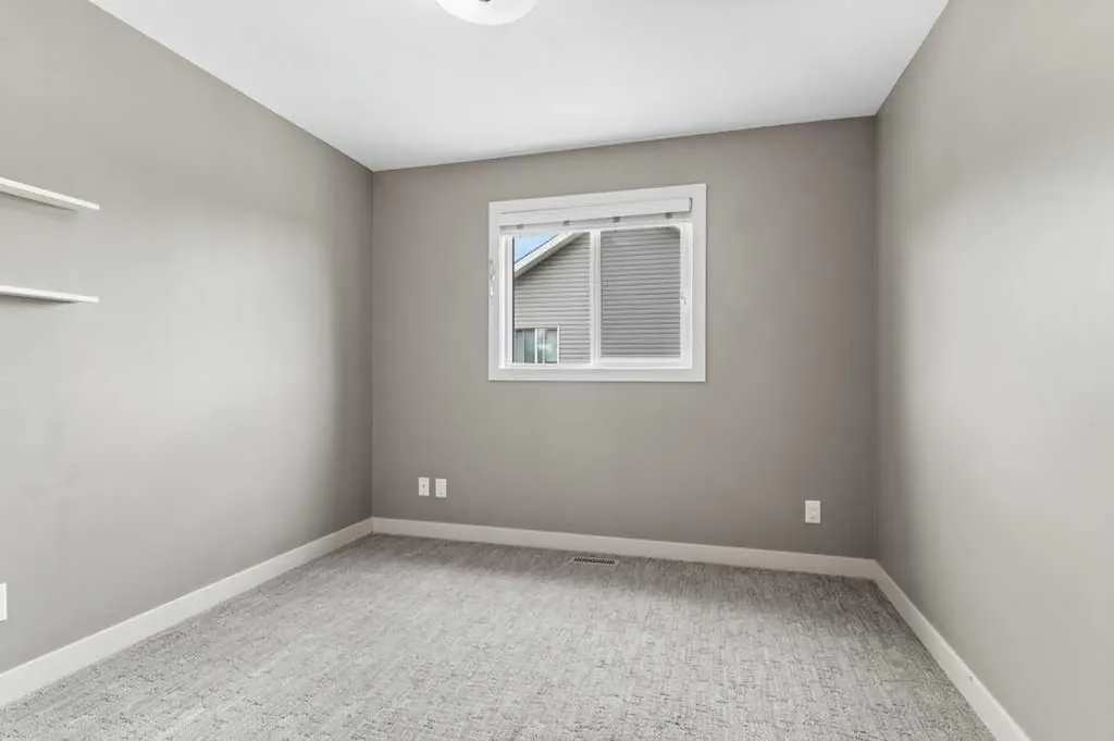 26 Regal Court Sylvan Lake AB T4S 0G2