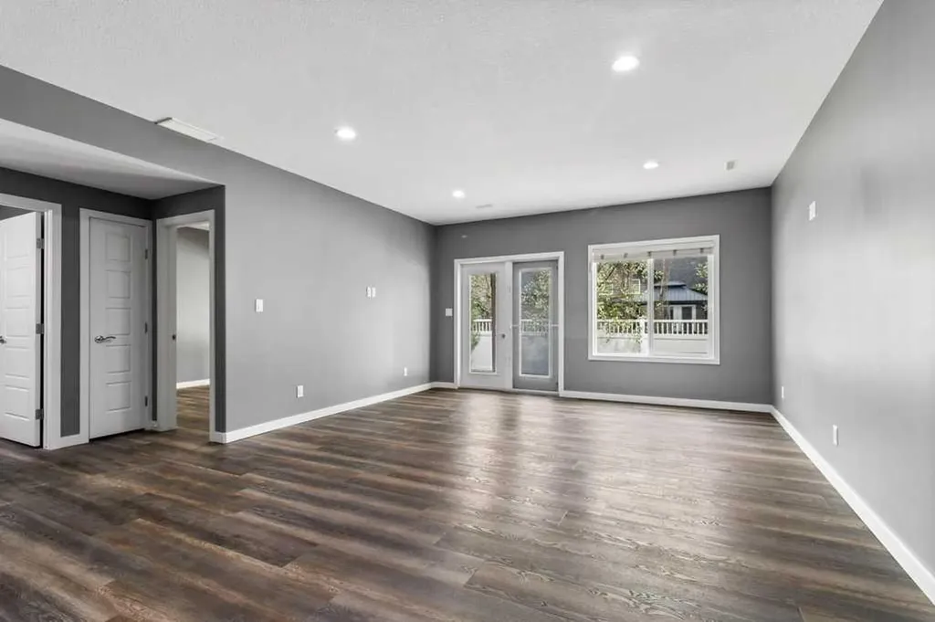 26 Regal Court Sylvan Lake AB T4S 0G2