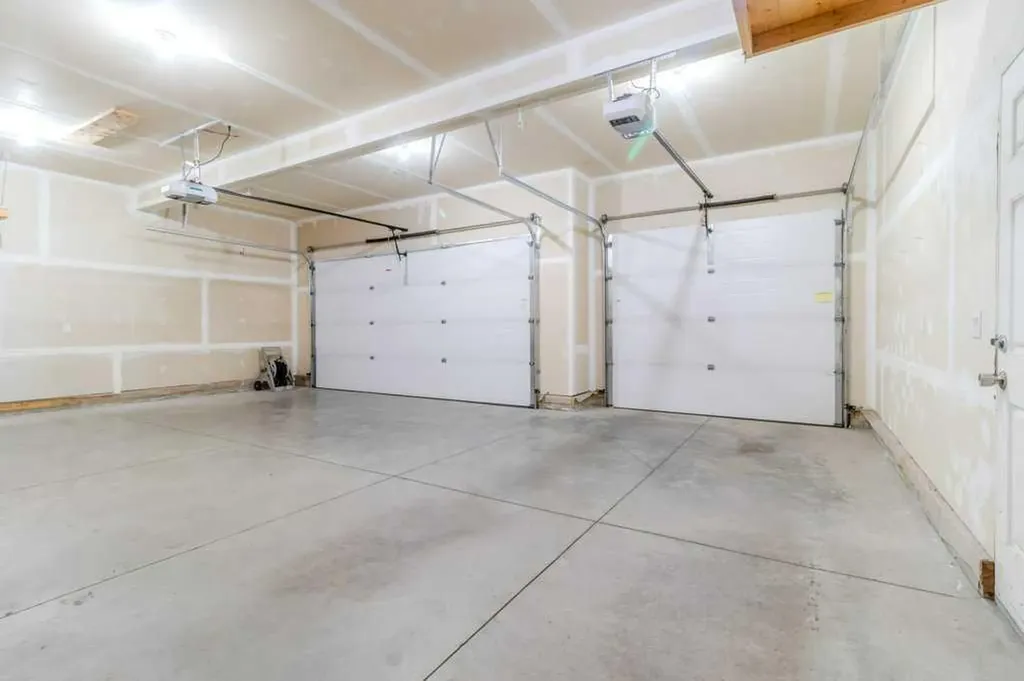 26 Regal Court Sylvan Lake AB T4S 0G2
