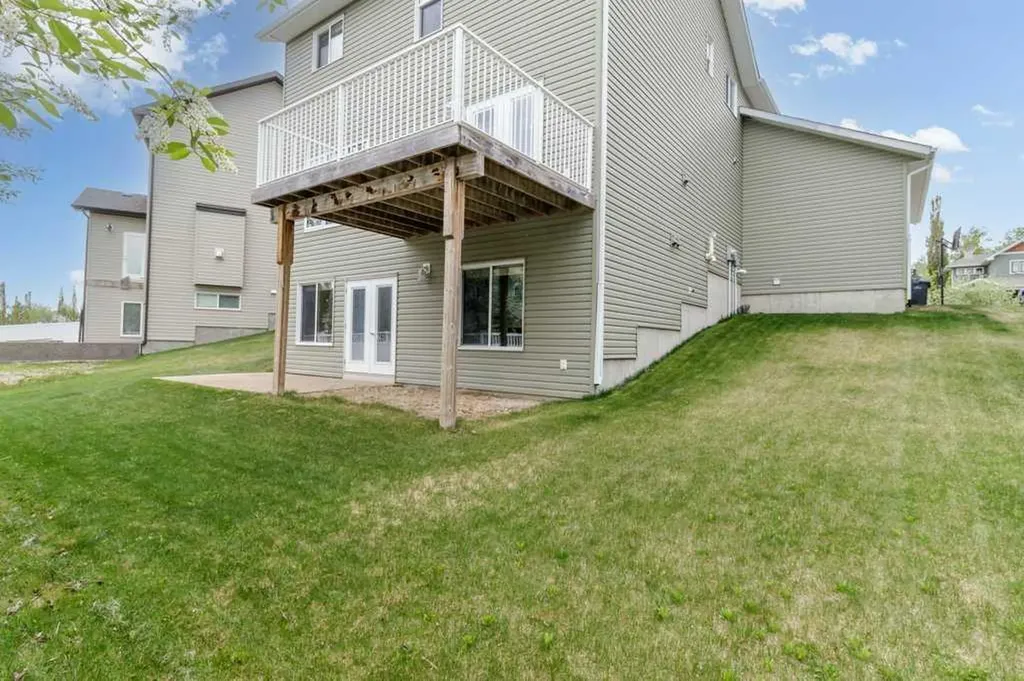 26 Regal Court Sylvan Lake AB T4S 0G2