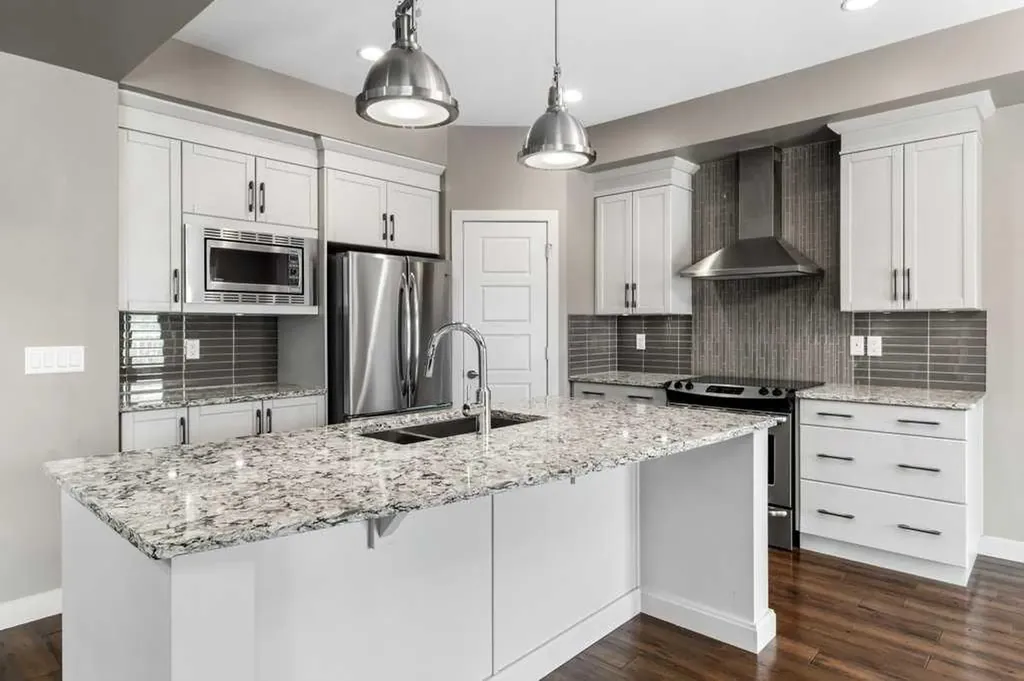 26 Regal Court Sylvan Lake AB T4S 0G2