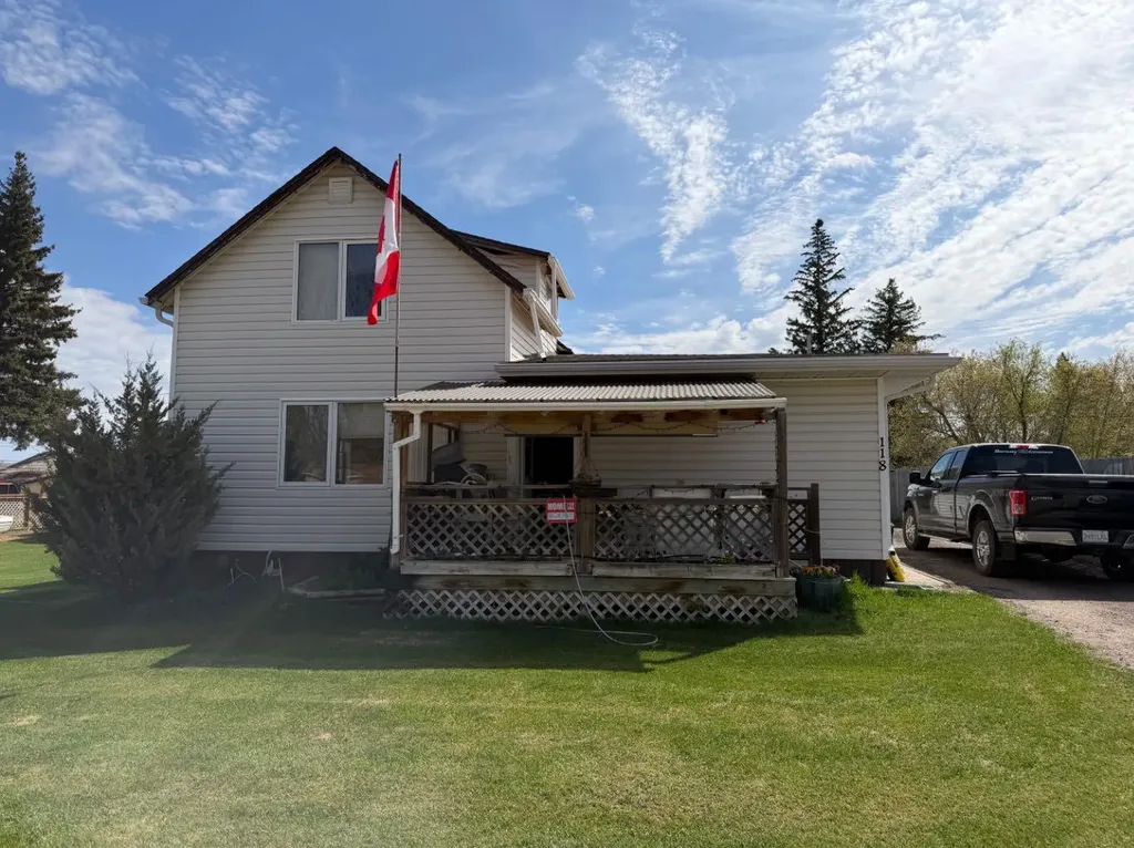 118 2 Street W St. Walburg SK S0M 2T0