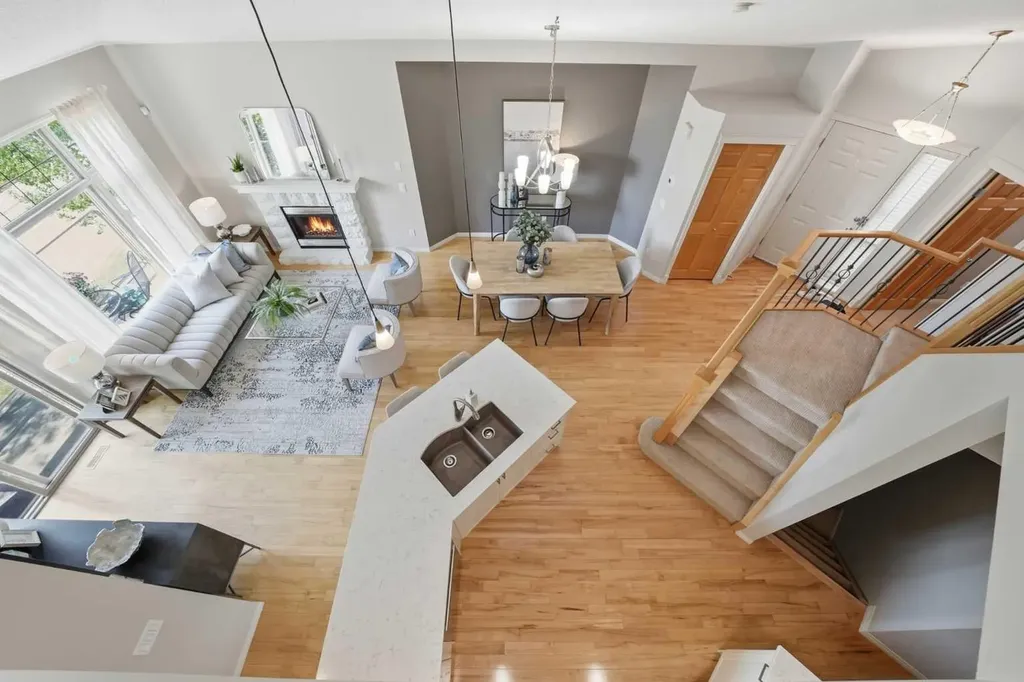 131 Springbank Terrace SW Calgary AB T3H 4S8