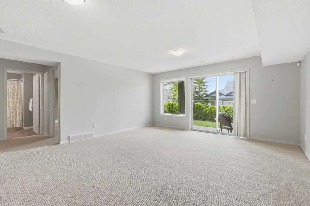 131 Springbank Terrace SW Calgary AB T3H 4S8