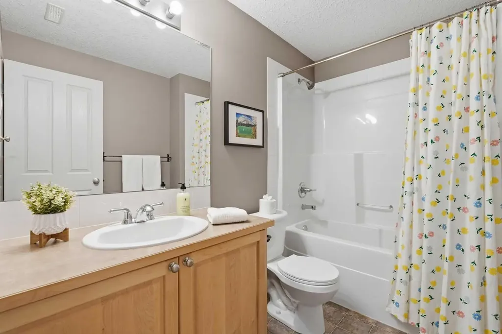 131 Springbank Terrace SW Calgary AB T3H 4S8