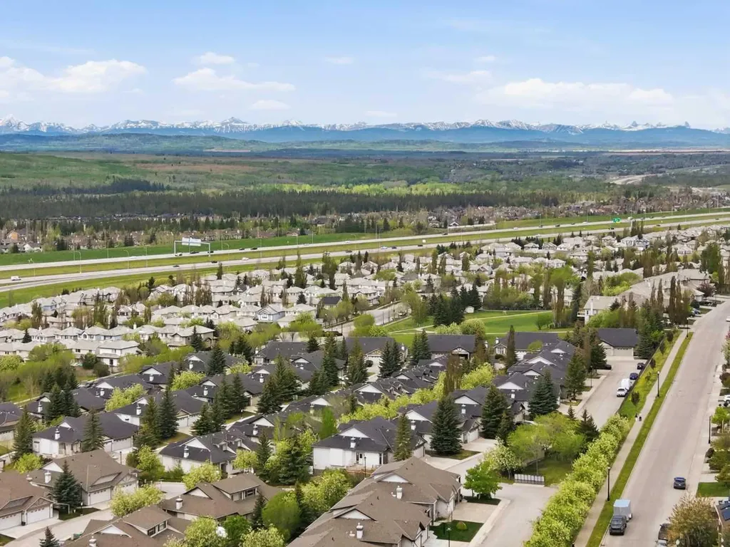 131 Springbank Terrace SW Calgary AB T3H 4S8