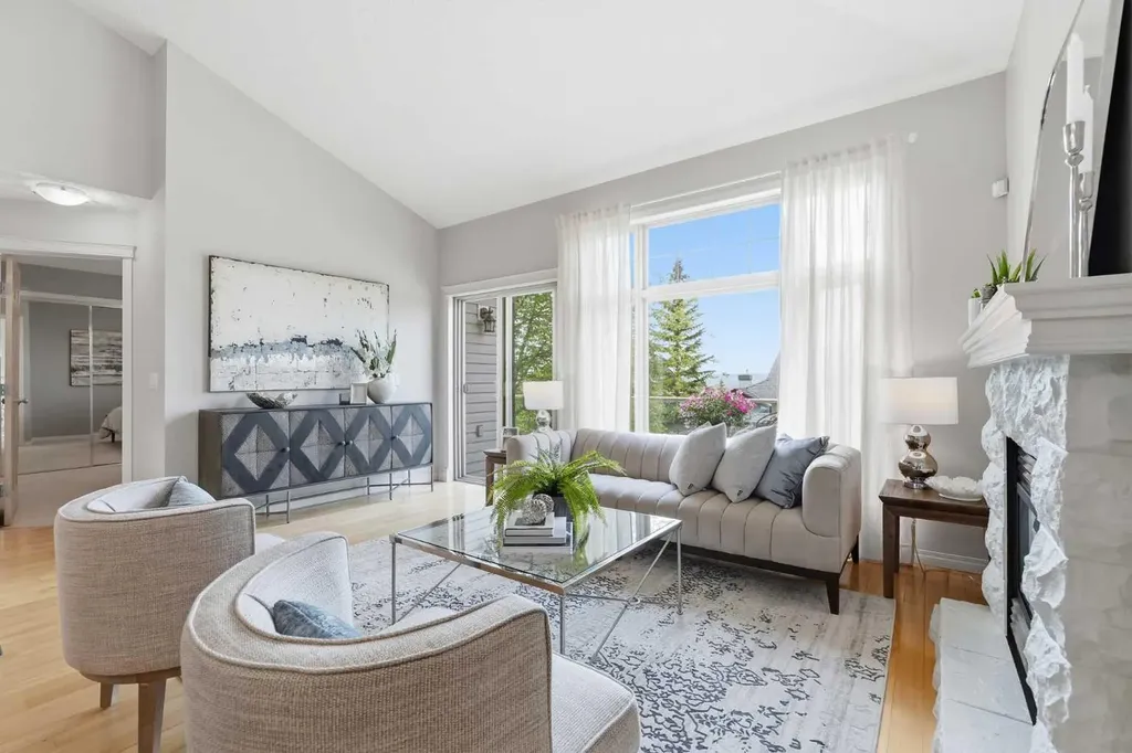 131 Springbank Terrace SW Calgary AB T3H 4S8
