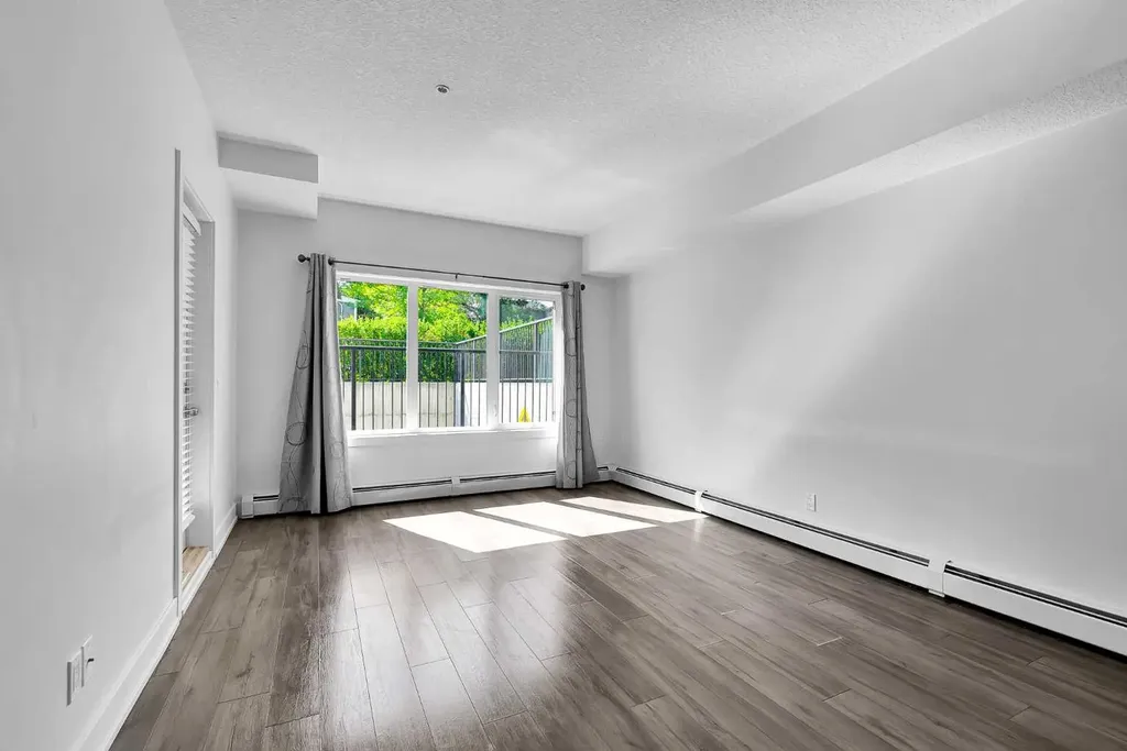 611 Edmonton Trail NE Calgary AB T2E3J3