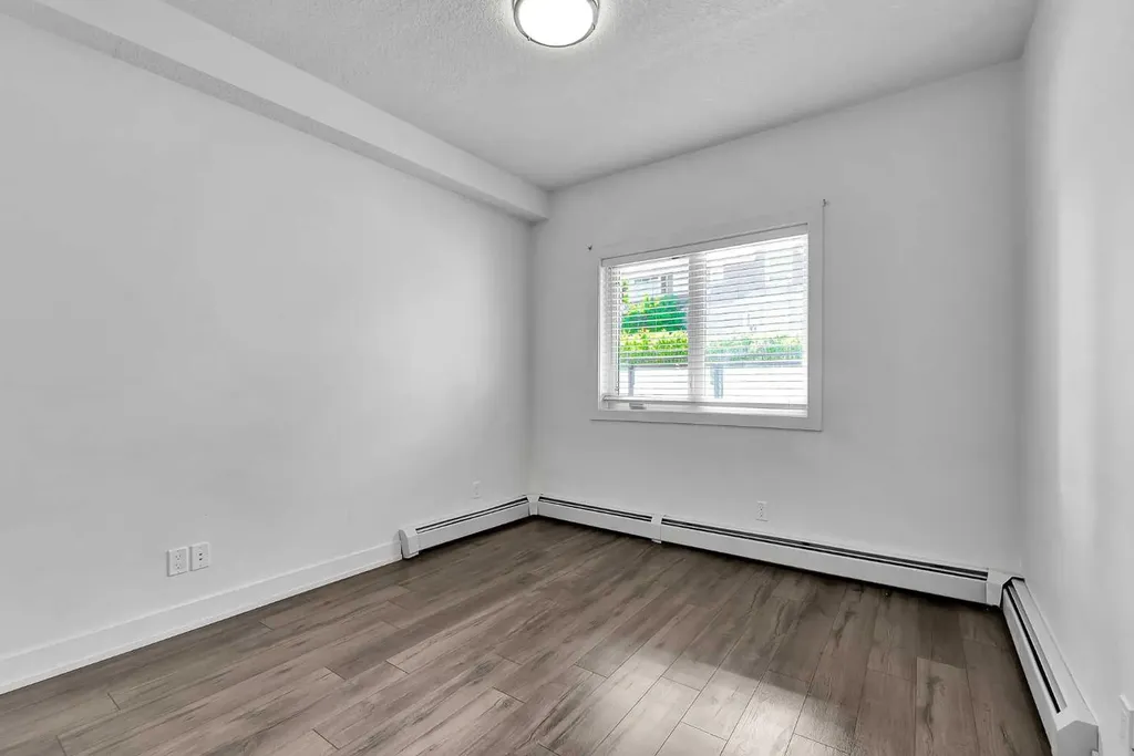611 Edmonton Trail NE Calgary AB T2E3J3