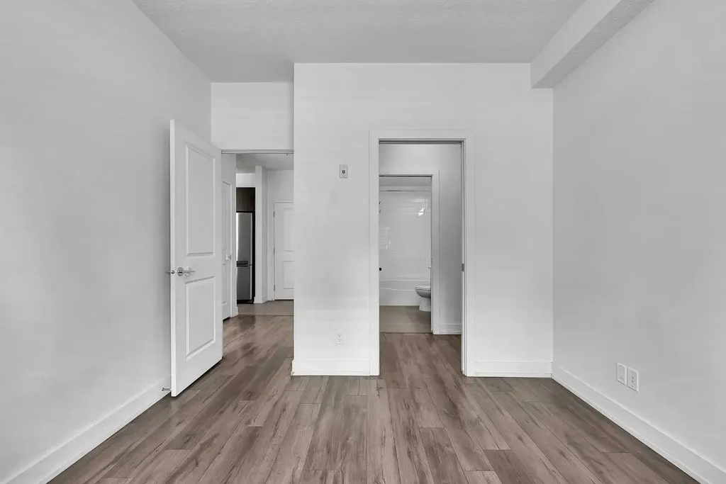 611 Edmonton Trail NE Calgary AB T2E3J3