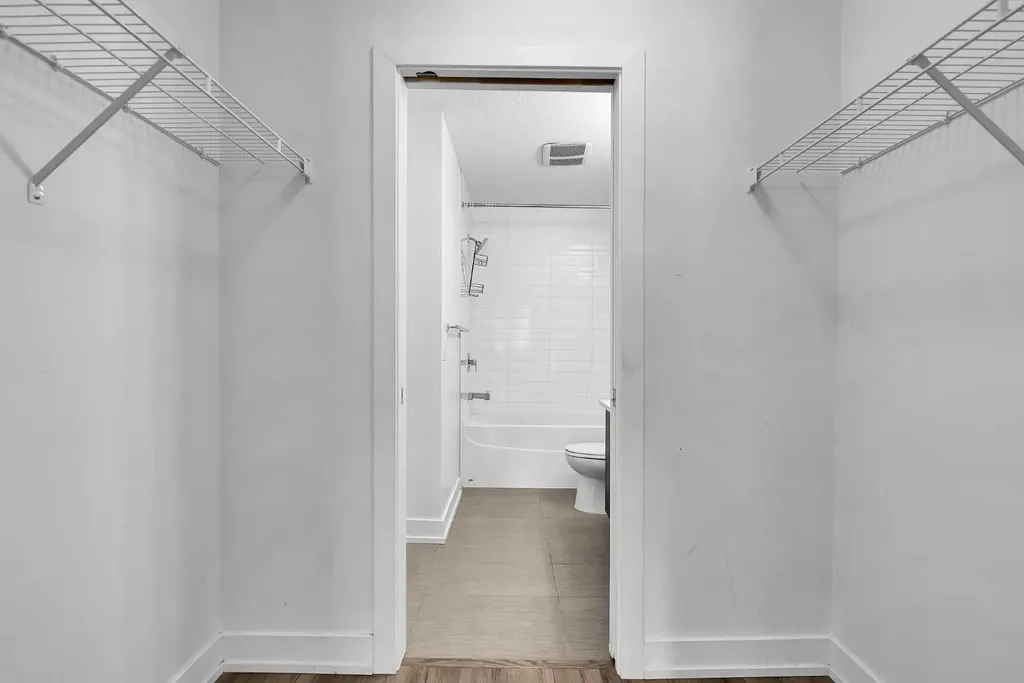 611 Edmonton Trail NE Calgary AB T2E3J3