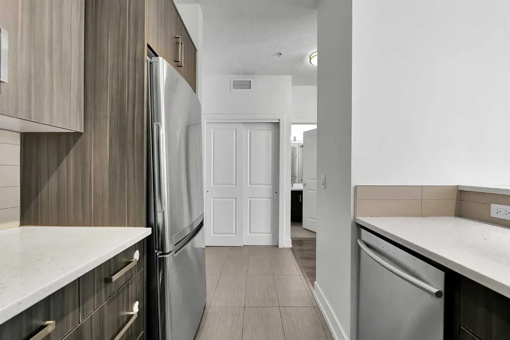 611 Edmonton Trail NE Calgary AB T2E3J3