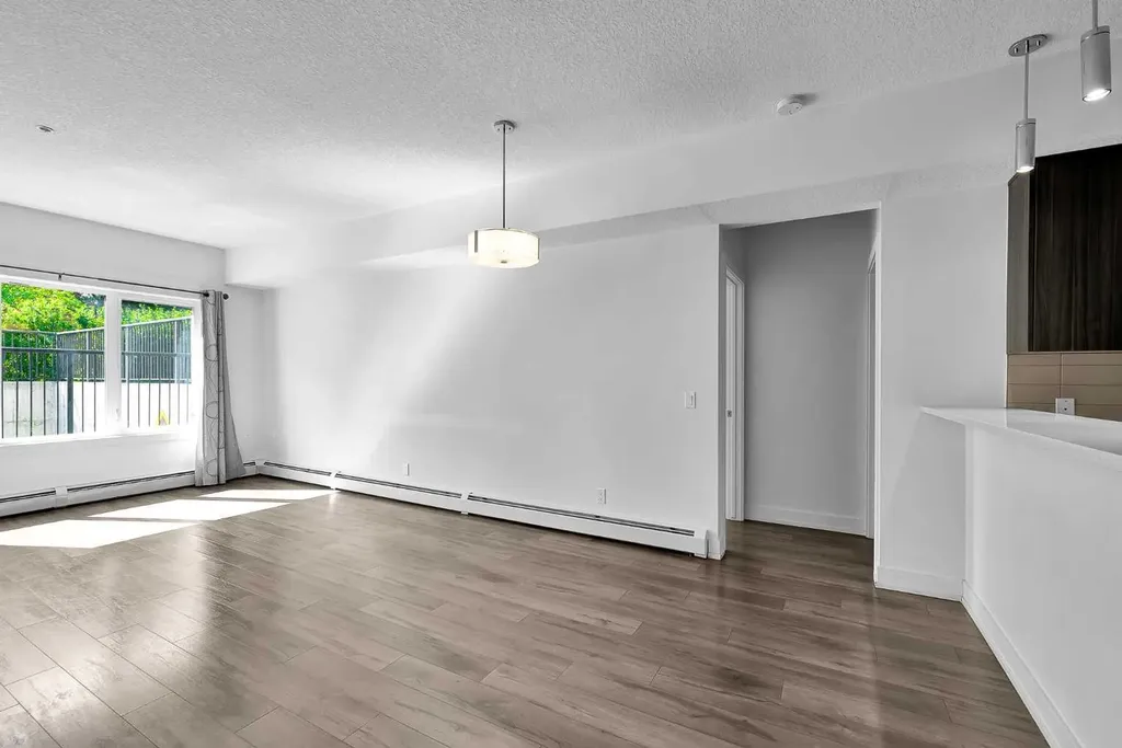 611 Edmonton Trail NE Calgary AB T2E3J3