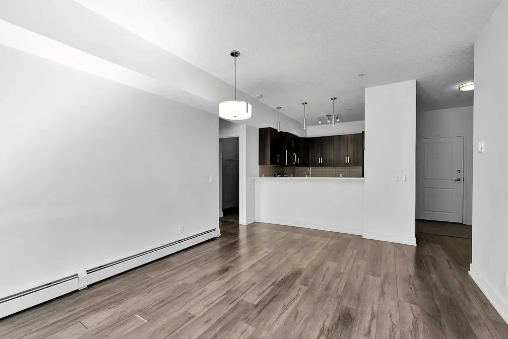 611 Edmonton Trail NE Calgary AB T2E3J3