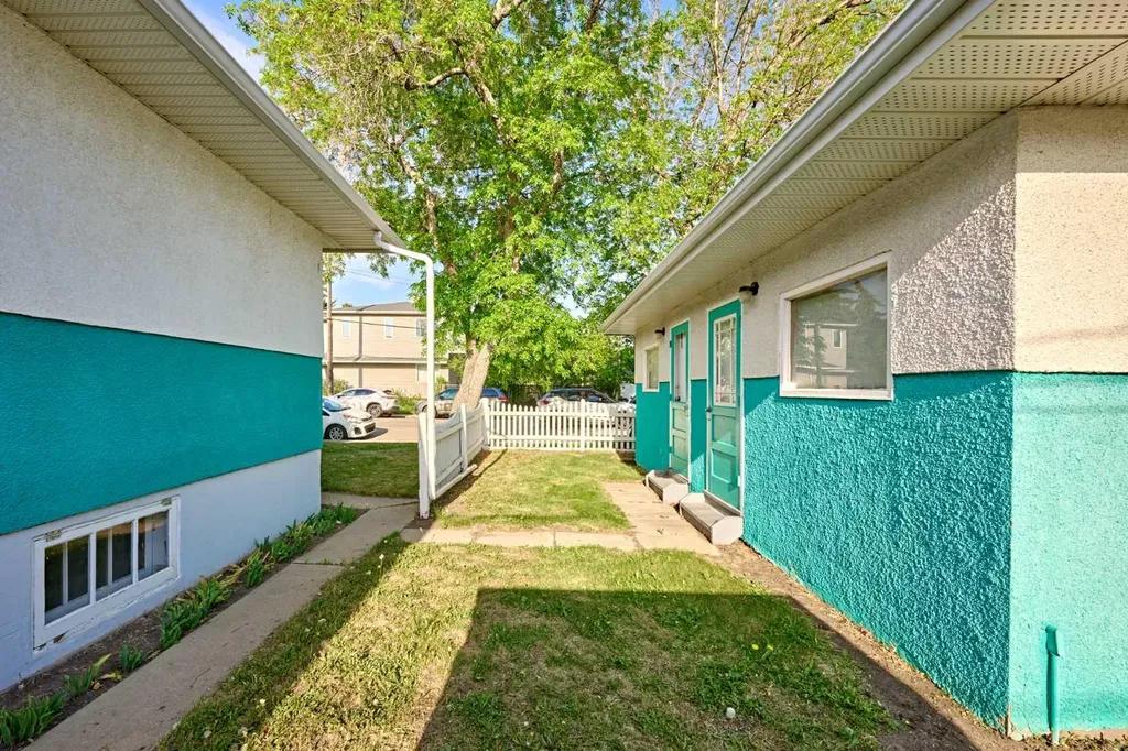 2511 22 Street NW Calgary AB t2m 3y1