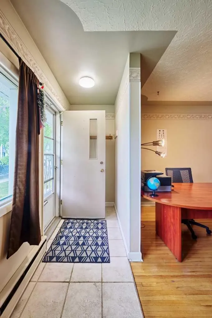 2511 22 Street NW Calgary AB t2m 3y1
