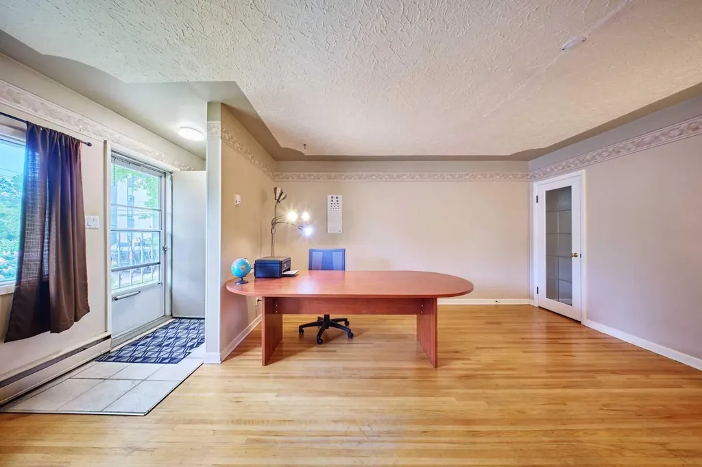 2511 22 Street NW Calgary AB t2m 3y1