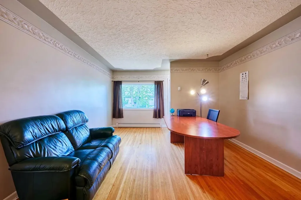 2511 22 Street NW Calgary AB t2m 3y1