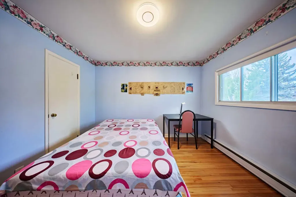 2511 22 Street NW Calgary AB t2m 3y1
