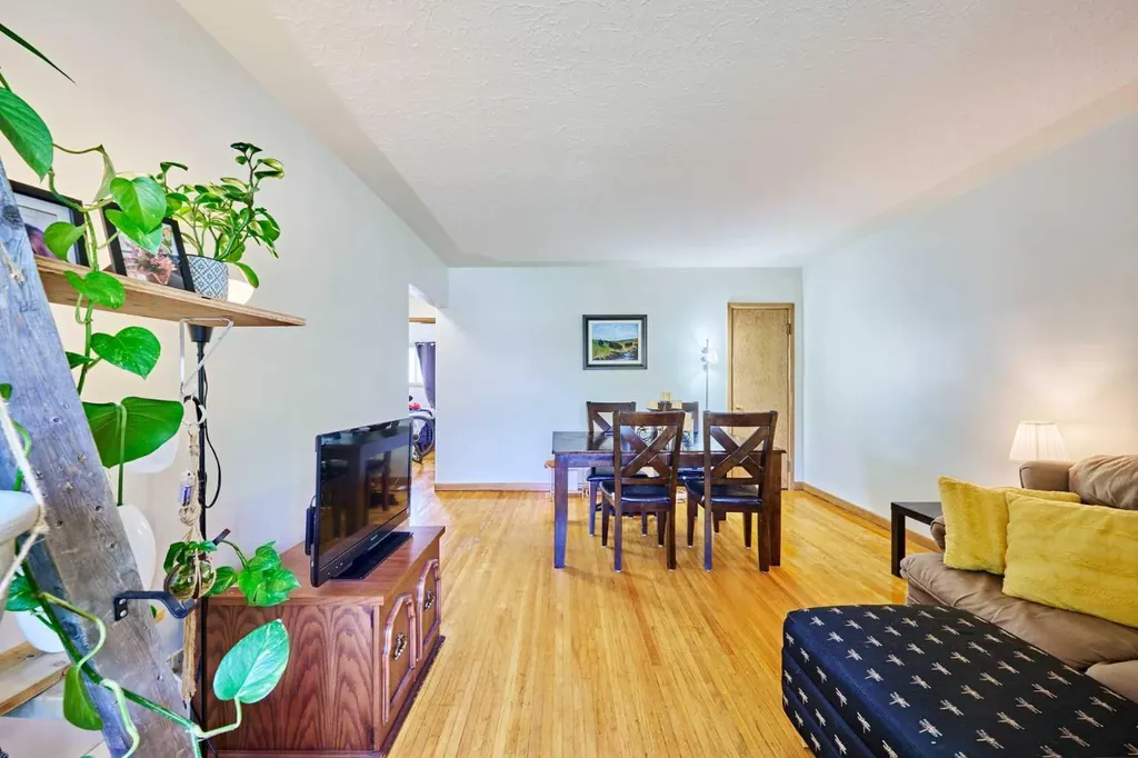 2511 22 Street NW Calgary AB t2m 3y1
