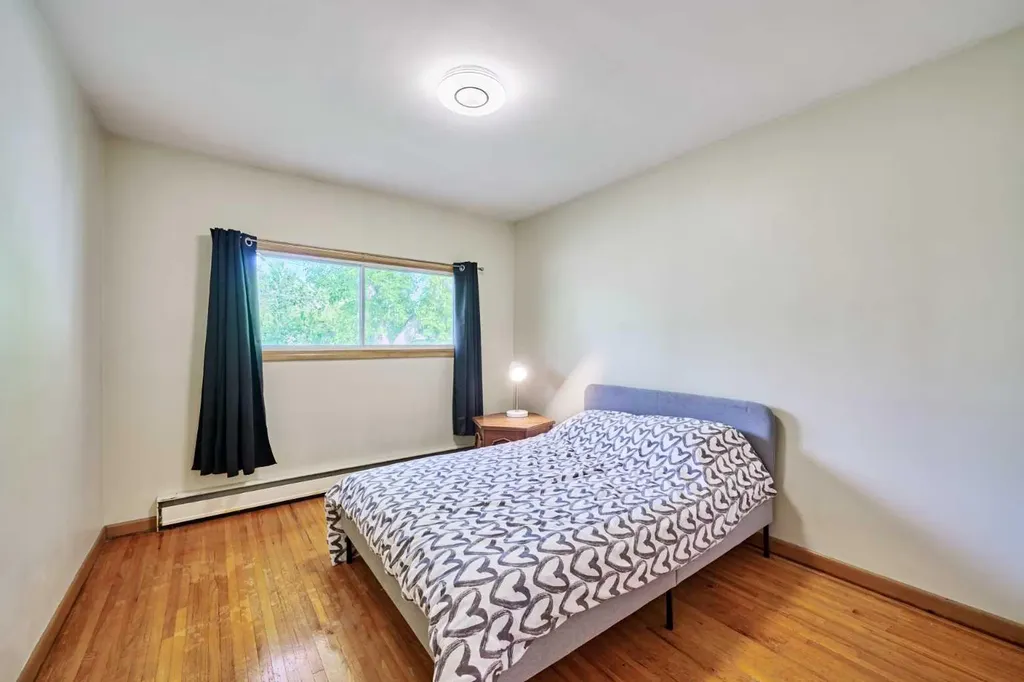 2511 22 Street NW Calgary AB t2m 3y1