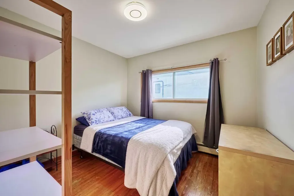 2511 22 Street NW Calgary AB t2m 3y1