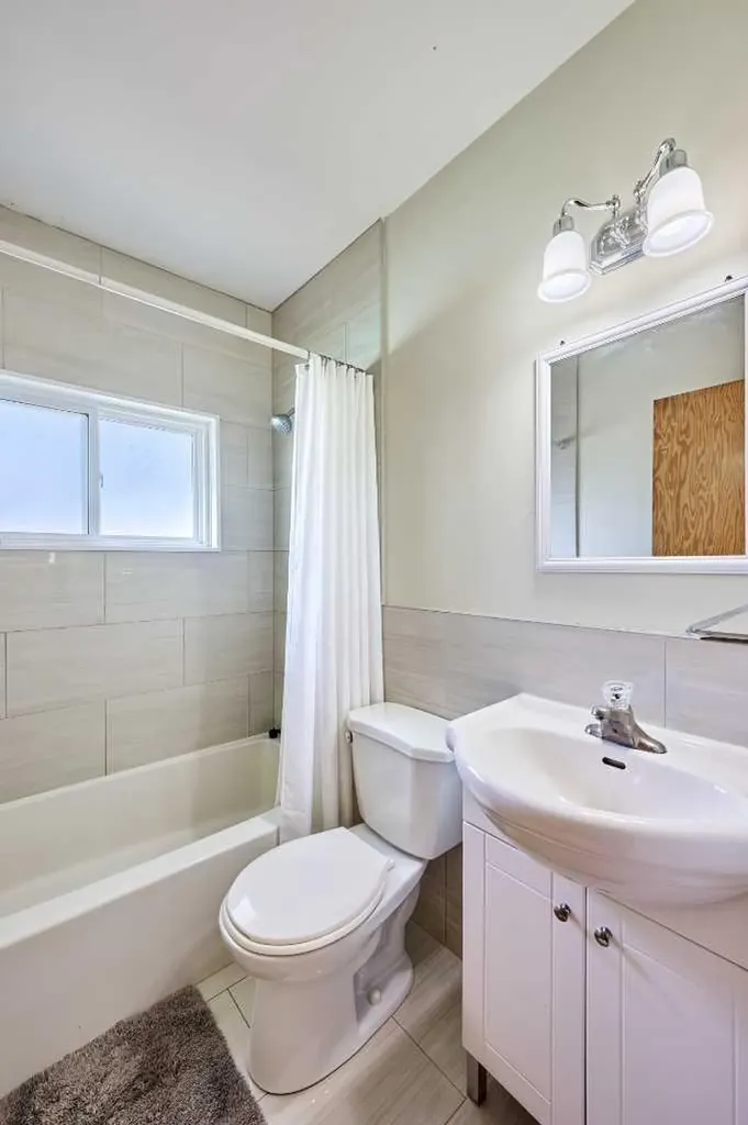 2511 22 Street NW Calgary AB t2m 3y1
