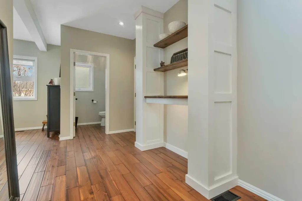49 Coventry Lane Lacombe AB T4L1T3