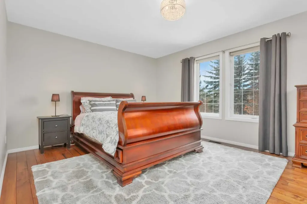 49 Coventry Lane Lacombe AB T4L1T3