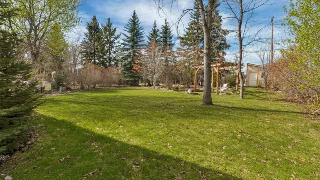49 Coventry Lane Lacombe AB T4L1T3