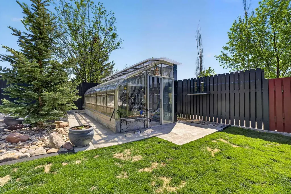 135 Garrison Drive Fort Macleod AB T0L0Z0