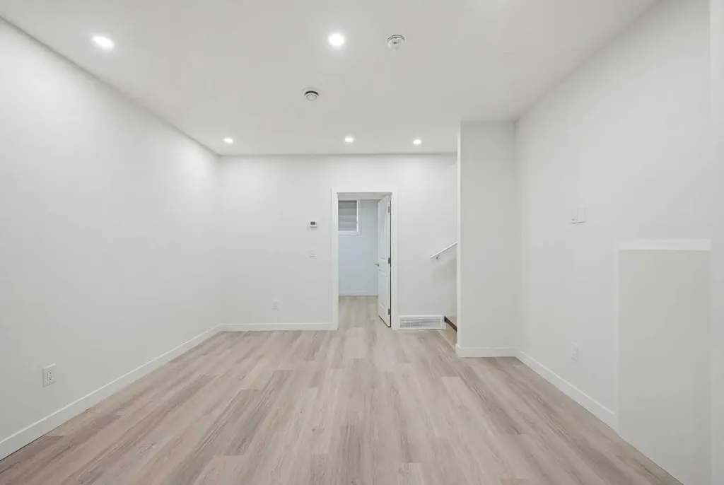 60 Savanna Place NE Calgary AB T3J 0X5