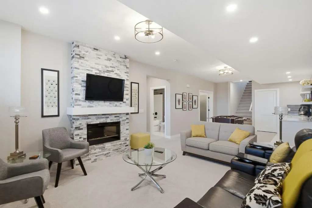 408 Crestridge Common SW Calgary AB T3B 6J5
