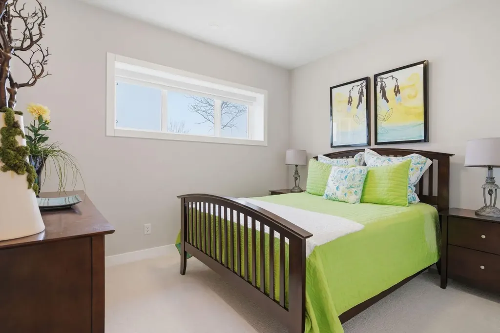 408 Crestridge Common SW Calgary AB T3B 6J5