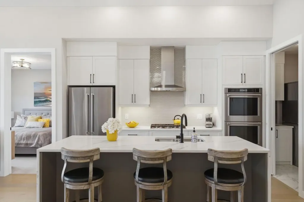 408 Crestridge Common SW Calgary AB T3B 6J5