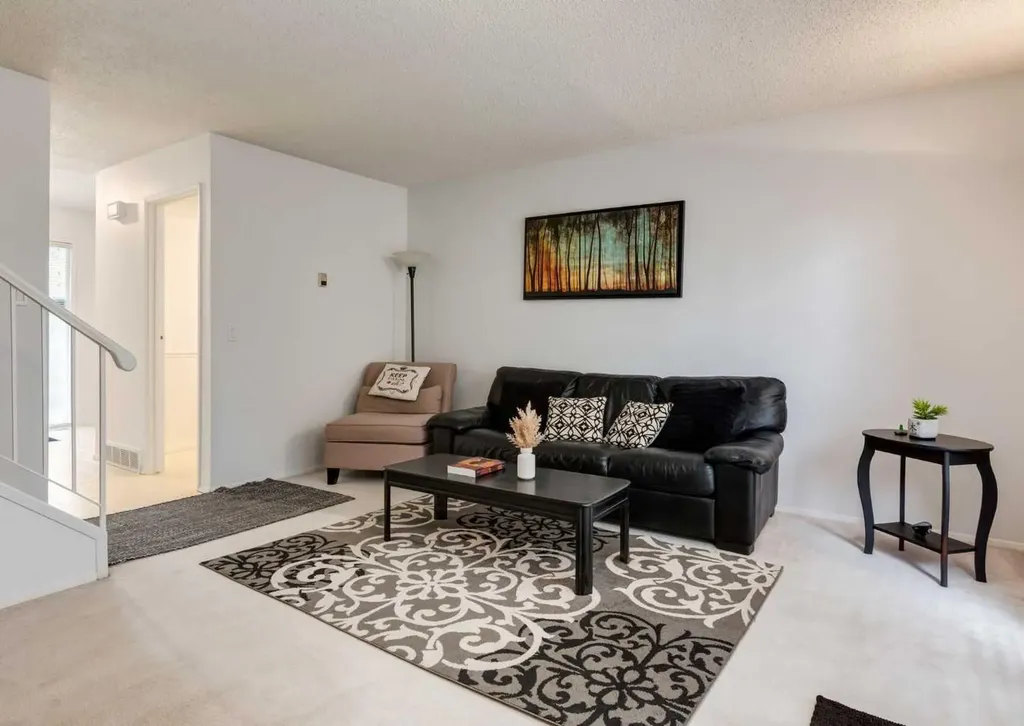 7172 Coach Hill Road SW Calgary AB T3H 1C8