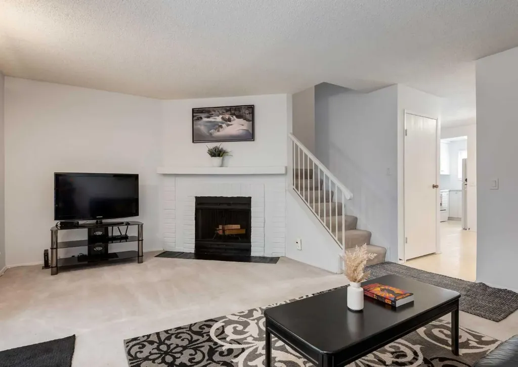 7172 Coach Hill Road SW Calgary AB T3H 1C8