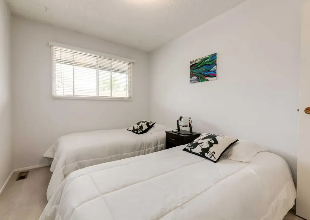 7172 Coach Hill Road SW Calgary AB T3H 1C8